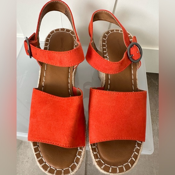 Universal Thread Morgan Wedges - Picture 6 of 12